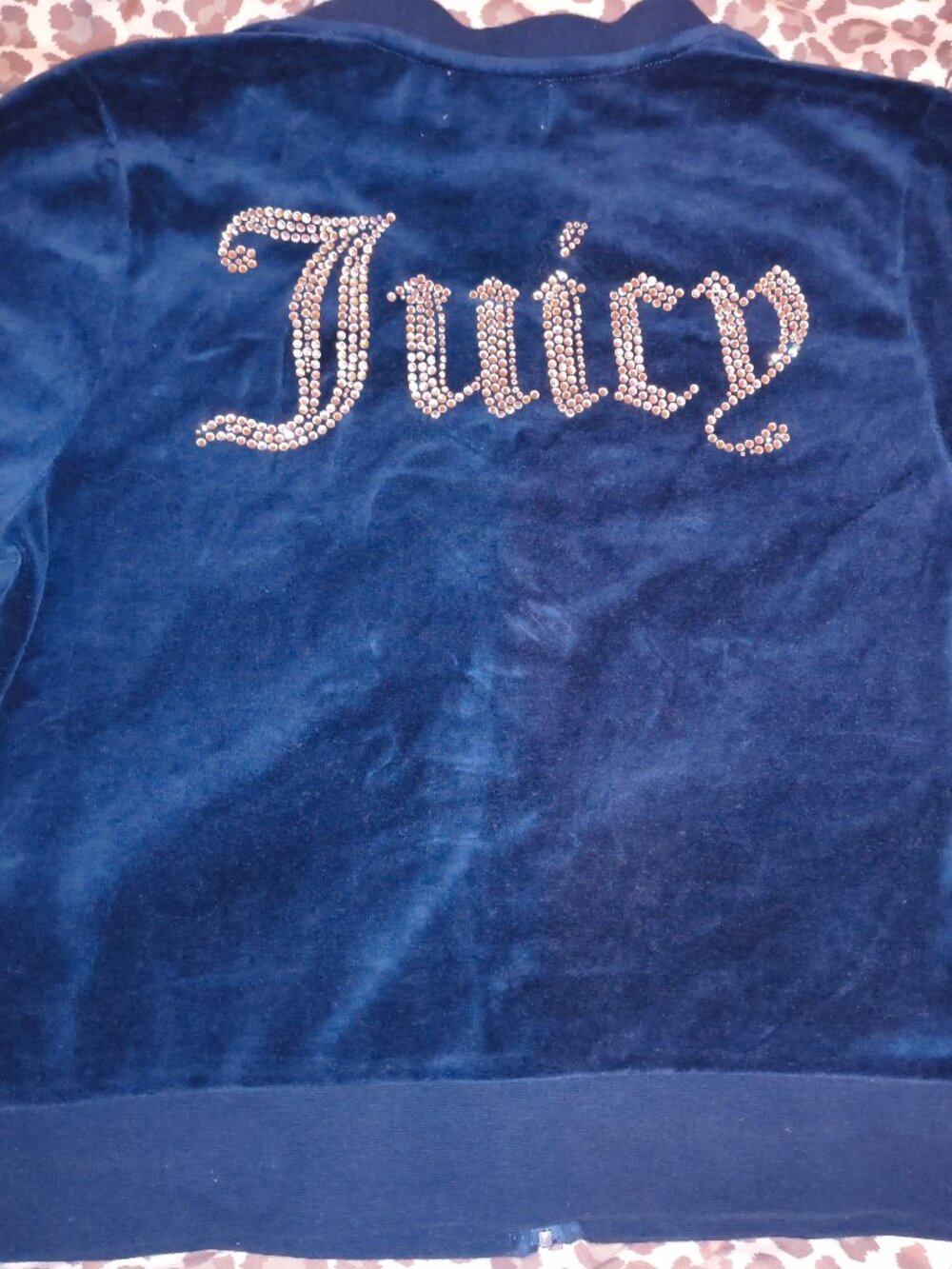 Juicy Couture Velour Short Set - Picture 3 of 8